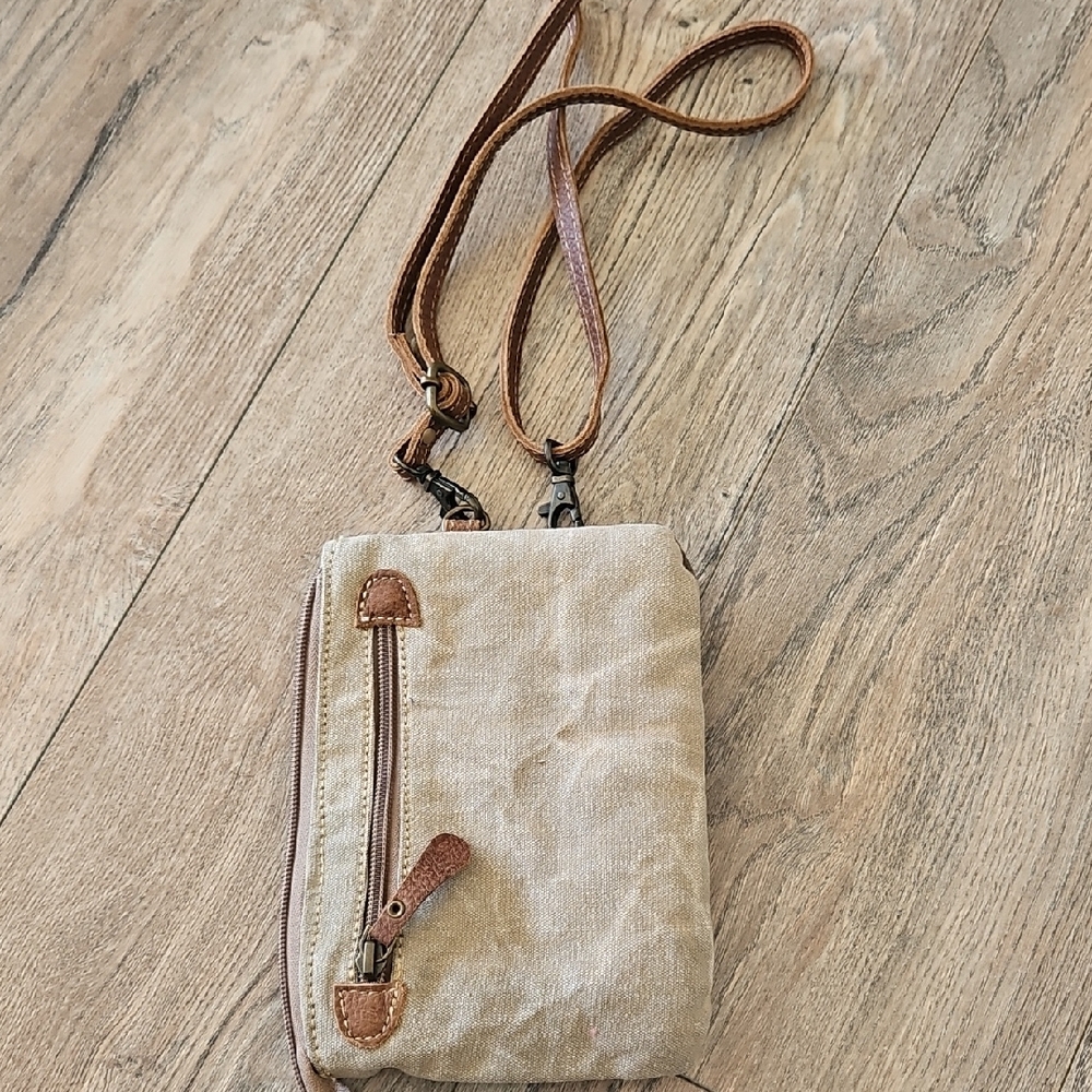 Vintage Style Tan and Brown Womens Crossbody Bag - Picture 4 of 5